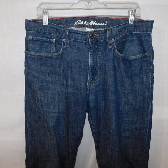 Eddie Bauer Mens 33 x 32 Straight Fit Medium Indigo Wash Blue Jeans - Picture 2 of 11